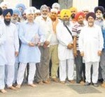 ਪਿੰਡ ਚੱਪੜਚਿੜੀ ਵਿਖੇ ਕਿਸਾਨ ਸੰਮੇਲਨ ਵਿੱਚ ਪੁੱਜੇ ਸਵਰਾਜ ਅਭਿਆਨ ਦੇ ਸਰਗਰਮ ਆਗੂ ਪ੍ਰੋ. ਮਨਜੀਤ ਸਿੰਘ, ਸਾਬਕਾ ਵਿਧਾਇਕ ਤਰਸੇਮ ਸਿੰਘ ਜੋਧਾ ਅਤੇ ਵੱਖ-ਵੱਖ ਸ਼ਹਿਰਾਂ ’ਚੋਂ ਆਏ ਲੋ