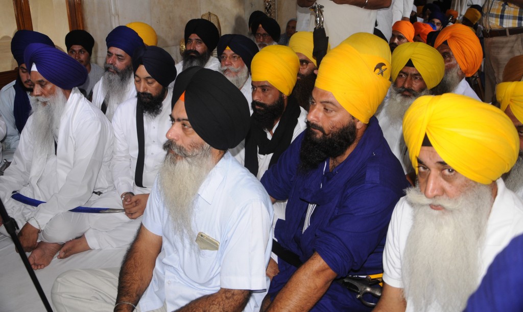 ਸਮਾਗਮ ਵਿੱਚ ਹਾਜ਼ਰੀ ਭਰ ਰਹੇ ਗਿਆਨੀ ਗੁਰਬਚਨ ਸਿੰਘ, ਭਾਈ ਕੰਵਰਪਾਲ ਸਿੰਘ, ਐਡਵੋਕੇਟ ਹਰਪਾਲ ਸਿੰਘ ਚੀਮਾ ਅਤੇ ਹੋਰ