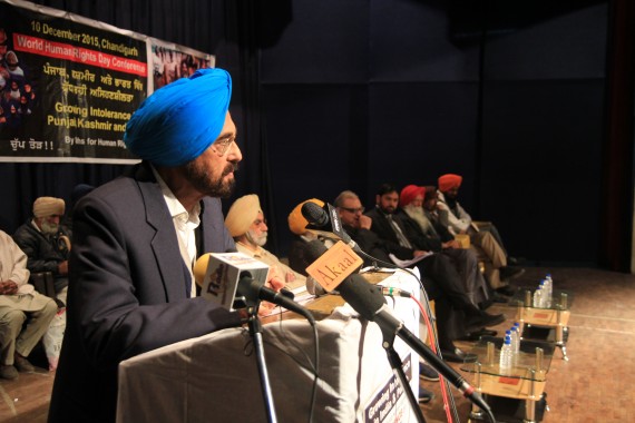 ਕਾਨਫਰੰਸ ਨੂੰ ਸੰਬੋਧਨ ਕਰਦੇ ਹੋਏ ਪੱਤਰਕਾਰ ਕੰਵਰ ਸੰਧੂ