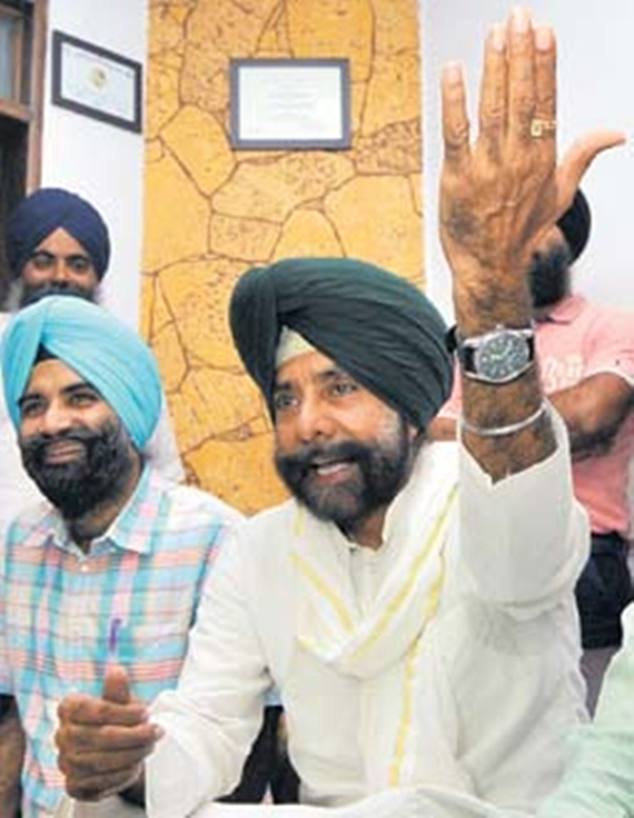 ਮੁਹਾਲੀ ਵਿੱਚ ਮੀਡੀਆ ਨੂੰ ਸੰਬੋਧਨ ਕਰਦੇ ਹੋਏ ਜਗਮੀਤ ਬਰਾੜ