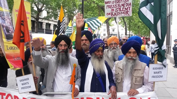 ਭਾਰਤੀ "ਅਜ਼ਾਦੀ ਦਿਹਾੜੇ" ਮੌਕੇ ਸਿੱਖਾਂ ਅਤੇ ਕਸ਼ਮੀਰੀਆਂ ਵੱਲੋਂ ਲੰਡਨ 'ਚ ਭਾਰਤੀ ਦੂਤਘਰ ਅੱਗੇ ਰੋਸ ਮੁਜਾਹਰਾ (15 ਅਗਸਤ, 2017)