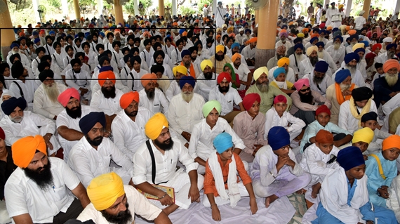 ਸ਼੍ਰੋਮਣੀ ਕਮੇਟੀ ਦੀ ਧਰਮ ਪ੍ਰਚਾਰ ਲਹਿਰ 'ਚ ਕਮੇਟੀ ਦੇ ਪ੍ਰਬੰਧ ਹੇਠਲੇ ਚੱਲ ਰਹੇ ਸਕੂਲਾਂ ਕਾਲਜਾਂ ਦੇ ਵਿਦਿਆਰਥੀਆਂ ਨੂੰ ਜ਼ਬਰਦਸਤੀ ਬਿਠਾ ਕੇ ਵੱਧ ਇਕੱਠ ਦਿਖਾਉਣ ਦੀ ਕੋਸ਼ਿਸ਼ ਕੀਤੀ ਜਾਂਦੀ ਹੈ