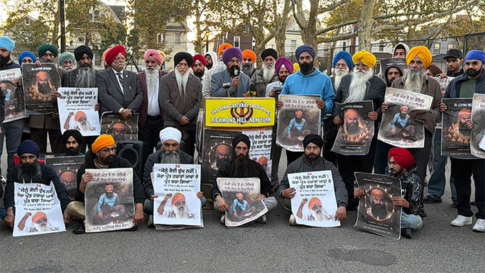 Sangat at a memorial event for Bhai Parvinder Singh Khalsa ‘Jhota’ in Richmond Hill, New York.