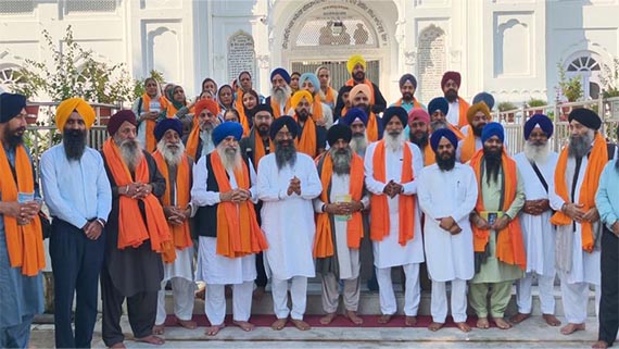pakistani sikhs pilgrims visit anandpur sahib